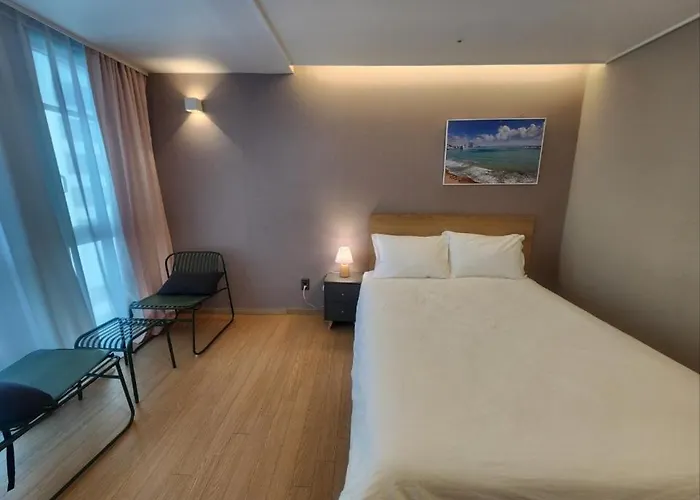 Apartment With A Beautiful High-rise View Of Infinity Pool Busan