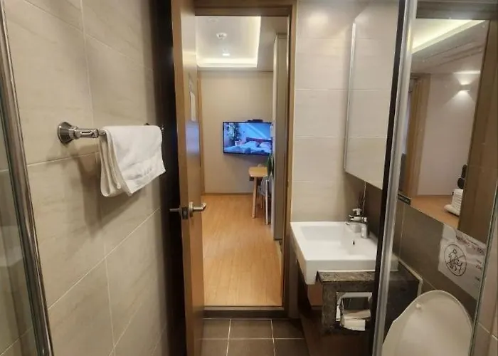 Apartment With A Beautiful High-rise View Of Infinity Pool Busan