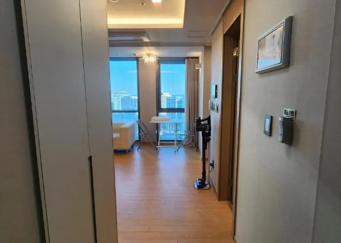 With A Beautiful High-rise View Of Infinity Pool * Busan